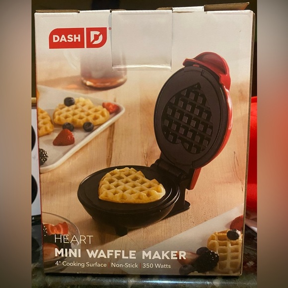 Other - Dash Heart mini Waffle Maker